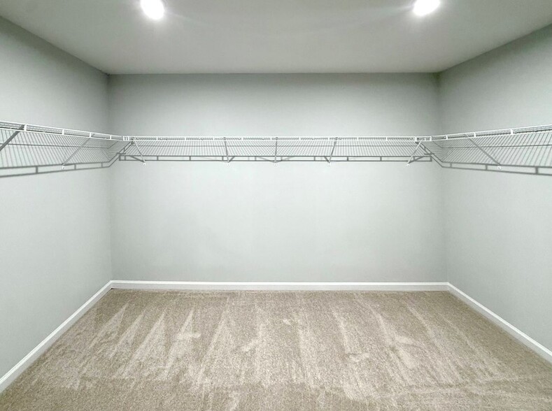 Building Photo - 1721 Jordan Brook Dr