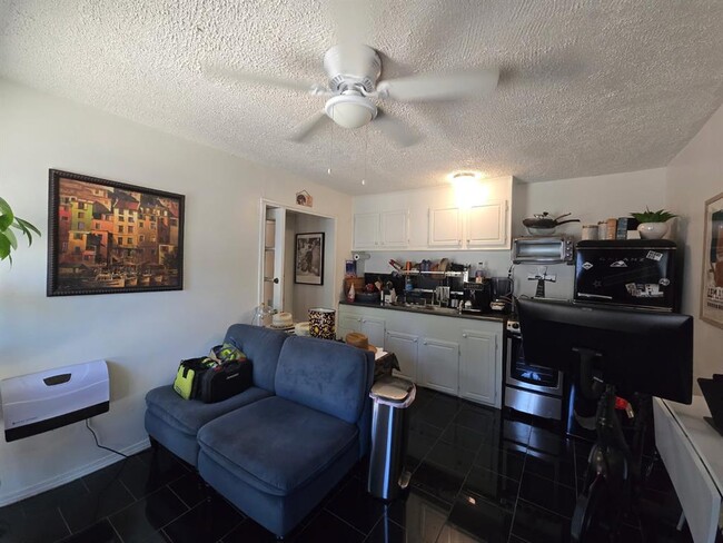 Building Photo - 6901 Aries Ln