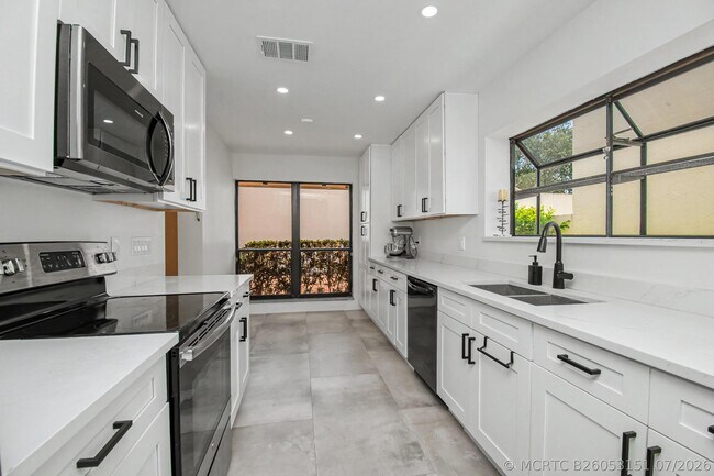 Building Photo - 21440 Campo Allegro Dr