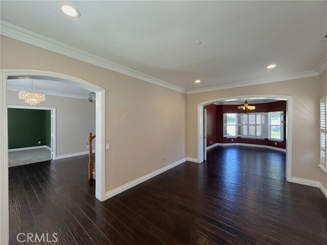 Building Photo - 629 Golden W Dr