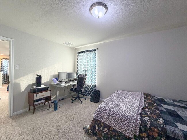 Building Photo - 3049 Blantyre Bnd