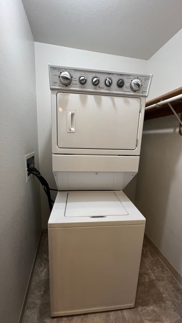 Building Photo - 1 Bedroom Condo in Independence Park w/Garage and Washer/Dryer! Call Today!