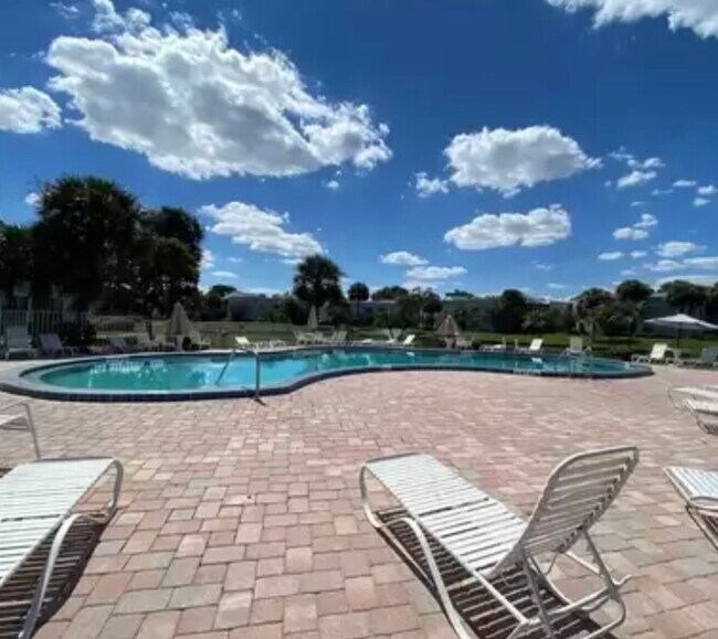 Building Photo - 3828 Southpointe Dr