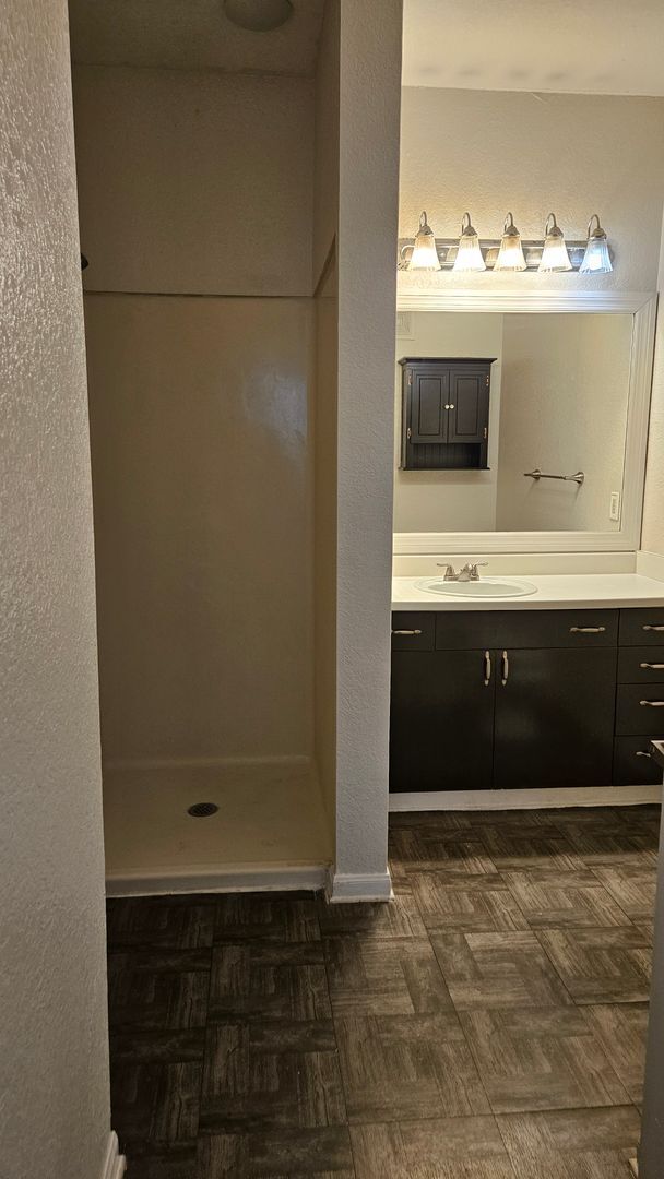 Building Photo - 1Brm Downtown Orlando - Affordable and Pet Friendly!