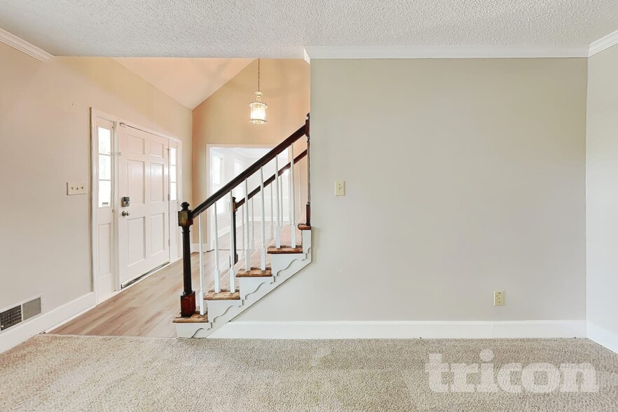 Building Photo - 150 Tanglewood Dr