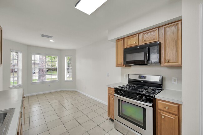 Building Photo - 28715 Fox Lynn Dr