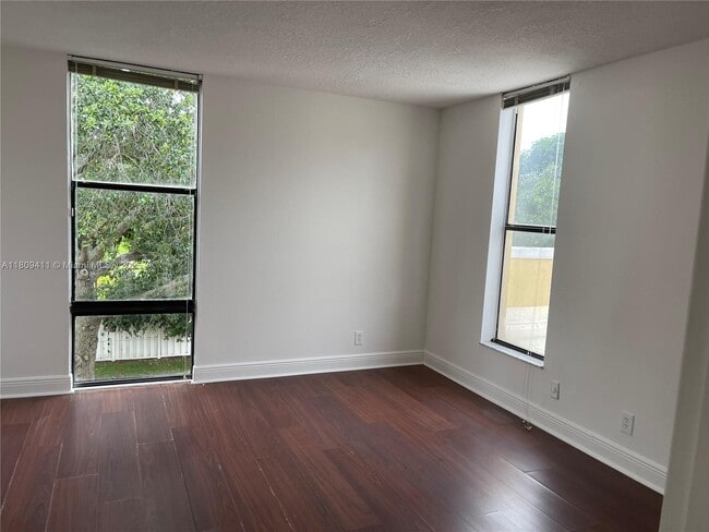 Building Photo - 2961 SW 87th Ave