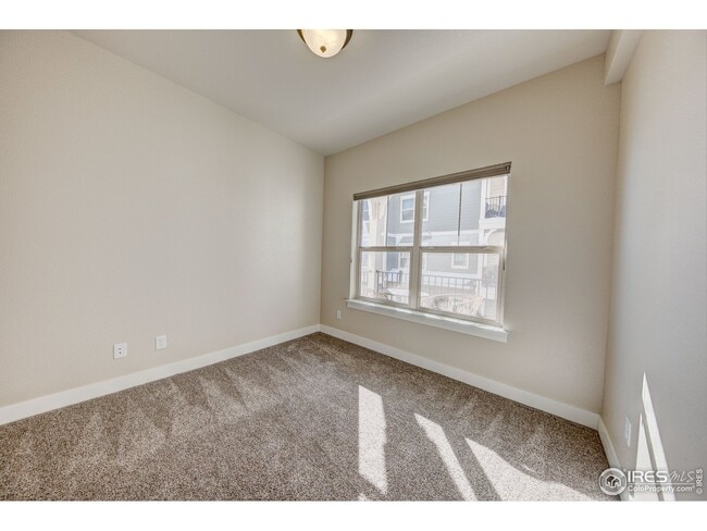 Building Photo - 4662 Hahns Peak Dr