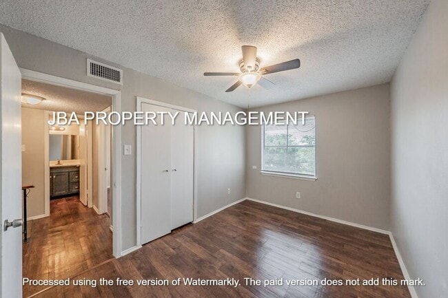 Building Photo - 1755 Farleigh Ct
