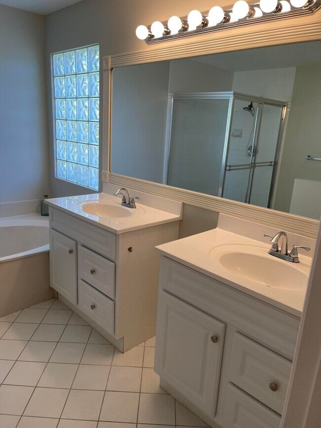 Building Photo - 20886 Avenel Run