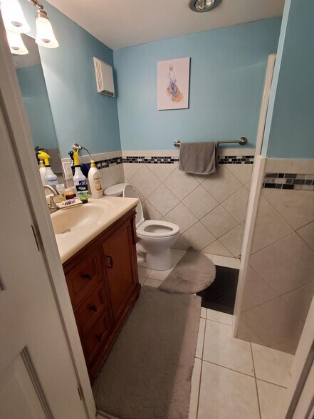 Building Photo - 16 Winter St