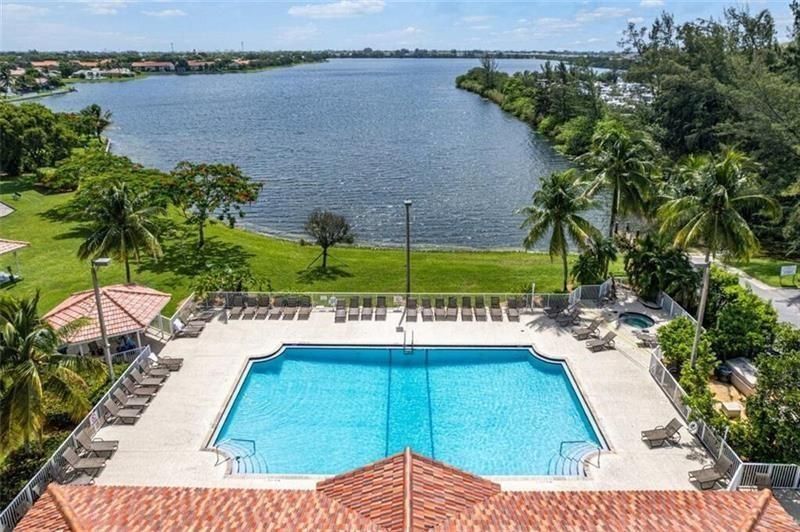 Building Photo - 1432 SW 47th Ave