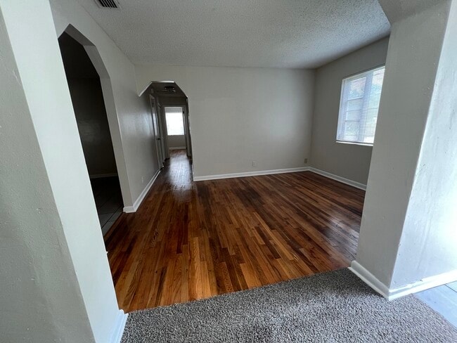 Building Photo - 5551 Dakota Dr