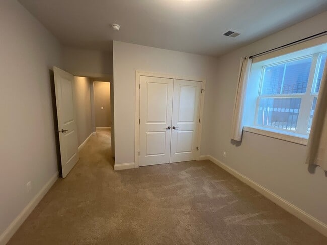 Building Photo - 8916 Pine Hollow Pl