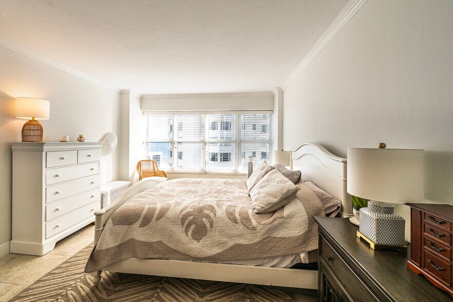 Bedroom - 3700 Galt Ocean Dr