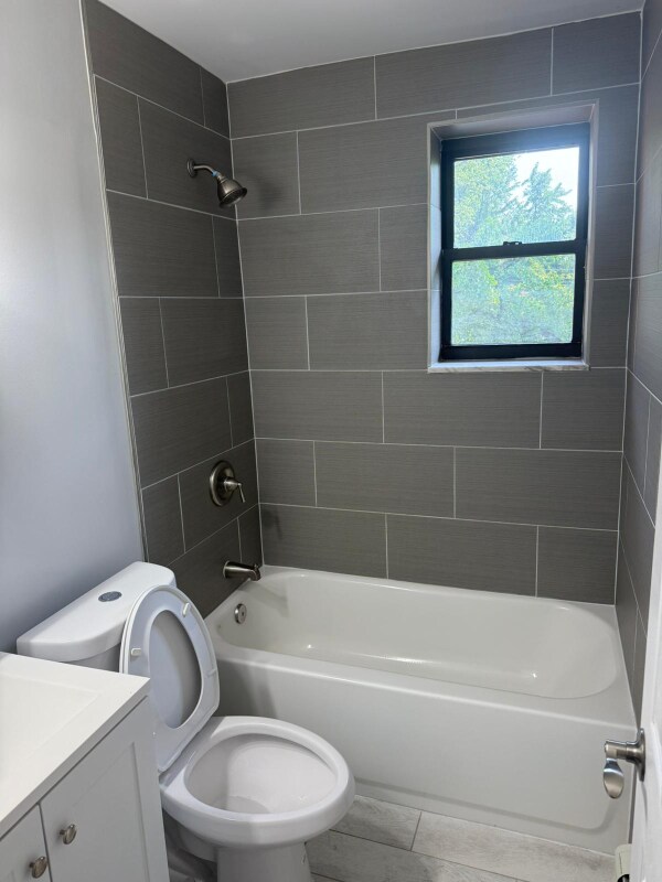 Building Photo - 821 Central Ave