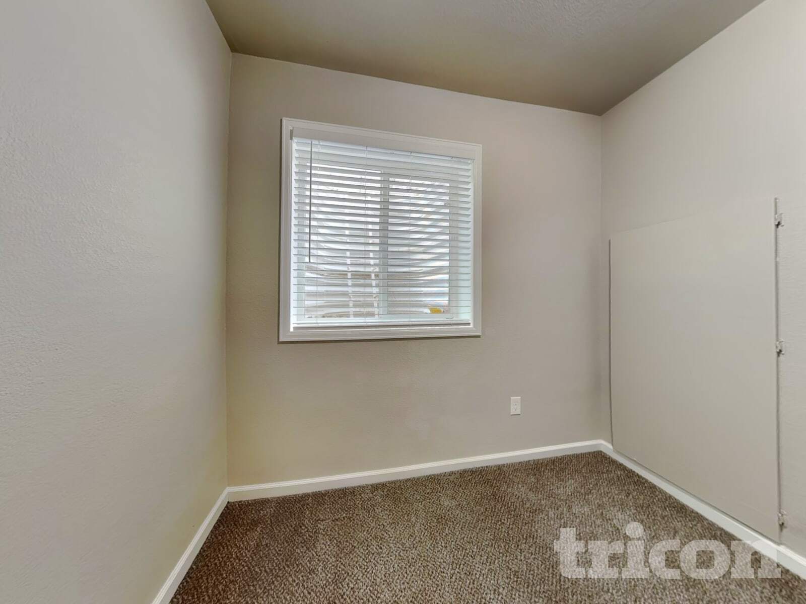 Building Photo - 19760 E 61st Dr