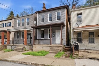 Building Photo - 3 bed 1 bath - completely updated, great location, central air, laundry