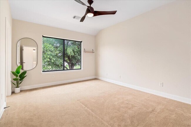 Building Photo - 37 Autumn Oaks Dr