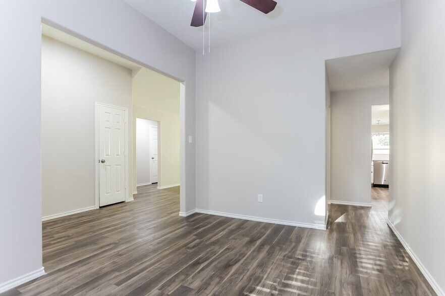 Building Photo - 3352 Jessica Ct