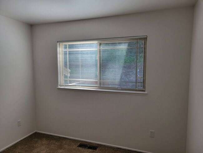 Building Photo - COMING SOON! Charming 4 Bed 3 Bath Home in...