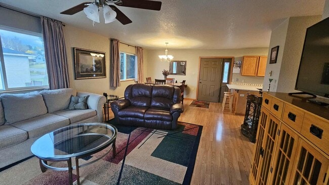 Building Photo - Fully Furnished House with views and all u...