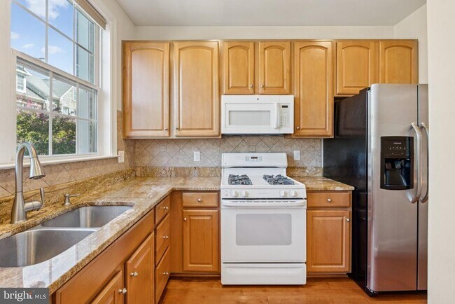 Building Photo - 11465 Log Ridge Dr