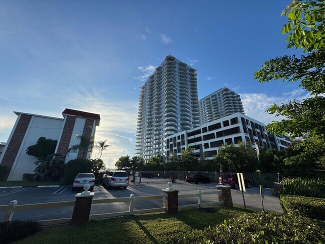 Building Photo - 4500 N Flagler Dr