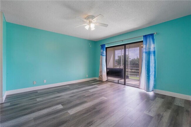 Building Photo - 2430 SW 81st Ave