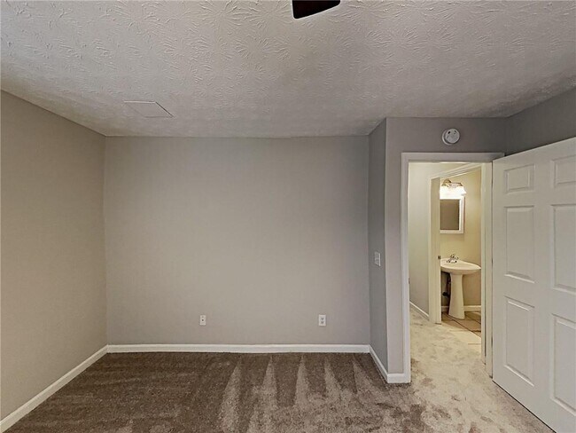 Building Photo - 540 Cherokee Overlook Ct