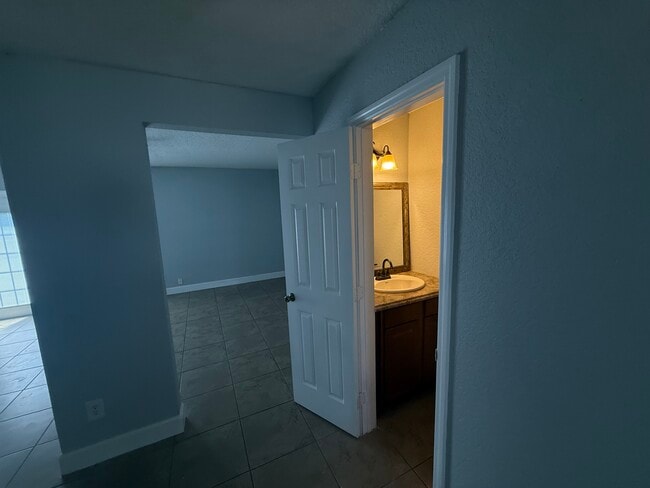 Building Photo - 1345 Winter Green Way