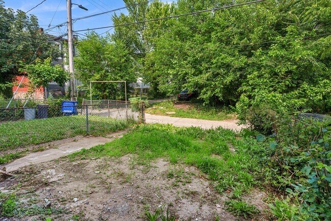 Building Photo - 510 Edgewood St