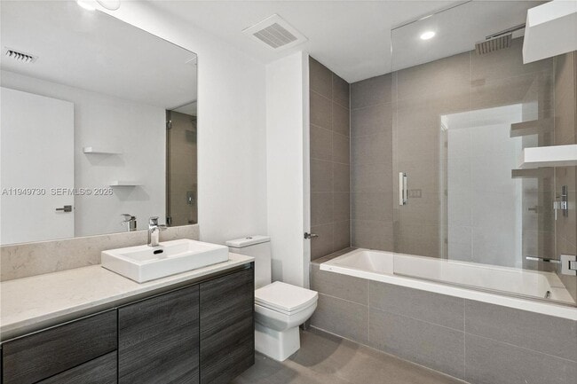 Building Photo - 1080 Brickell Ave