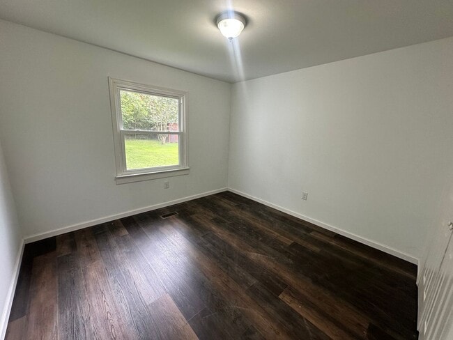 Building Photo - Remodeled 3-Bedroom Home in Blackstone!