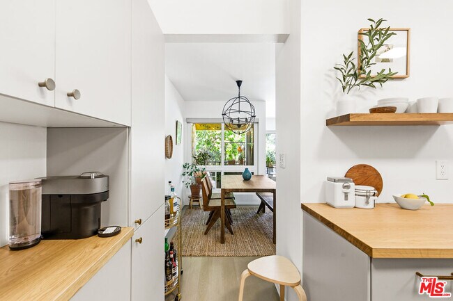 Building Photo - 5625 Green Valley Cir