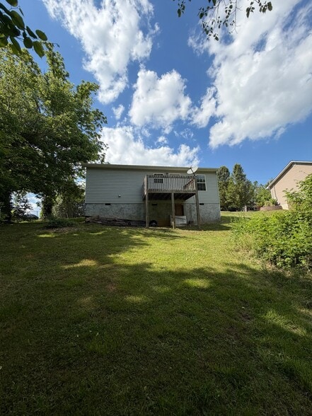 Building Photo - 144 Faith Cir