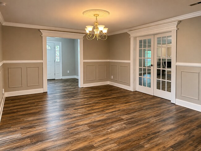 Building Photo - 2709 Montvale Rd