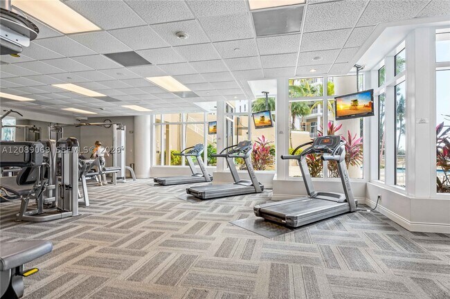 Building Photo - 801 Brickell Key Blvd