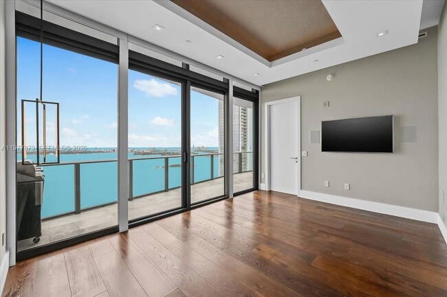 Building Photo - 460 NE 28th St