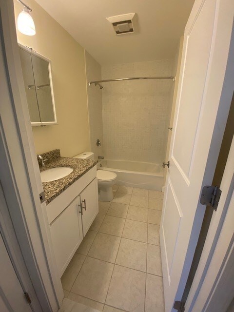 Building Photo - 419 Great Rd