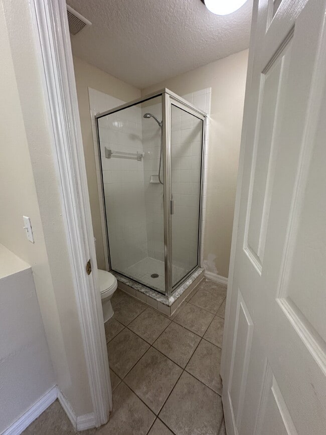 Building Photo - "Charming 2-Bed, 2-Bath Retreat with 1212 ...