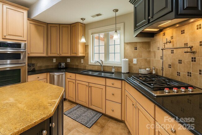 Building Photo - 3115 High Ridge Rd