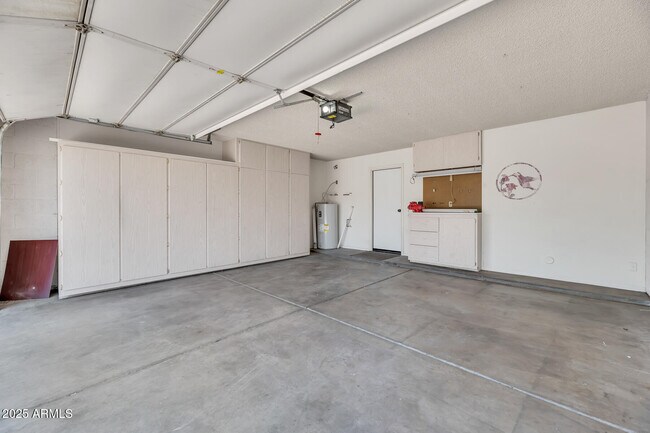 Building Photo - 3309 E Siesta Ln