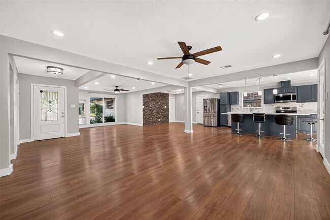 Building Photo - 12930 Kimberley Ln