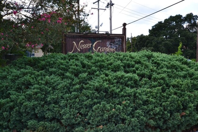 Building Photo - Gated Community!  2 bedroom, 2 bath Condo is excellent location off Jefferson Hwy