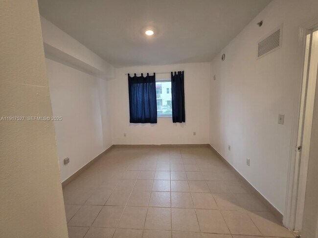 Building Photo - 11060 SW 196th St