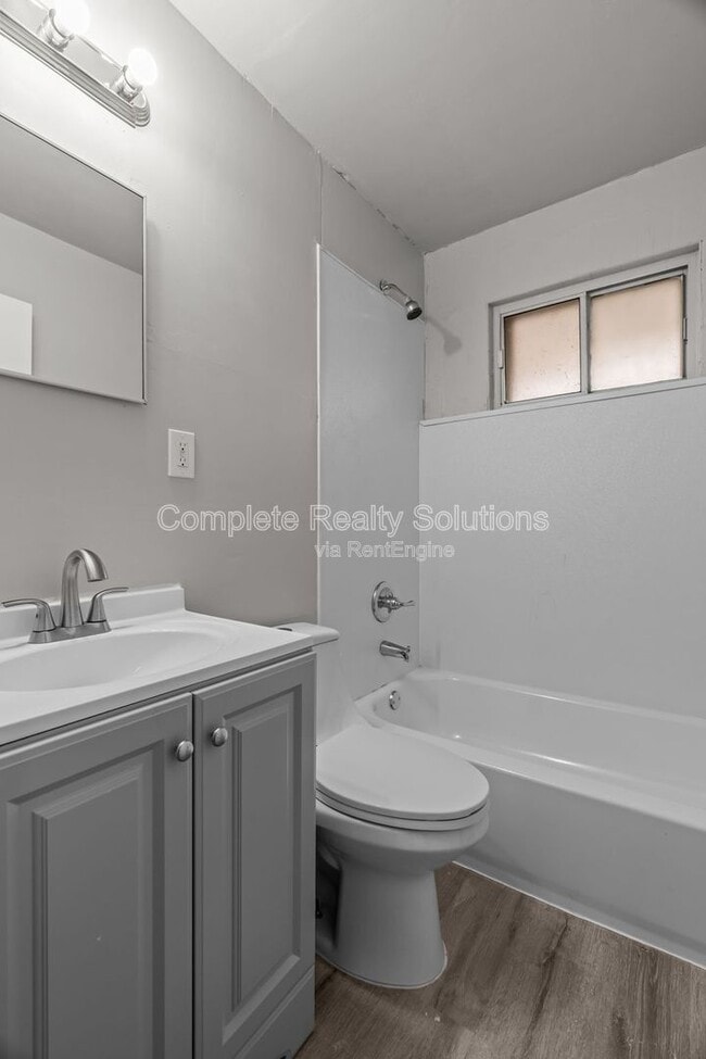 Building Photo - 10769 Spring Garden Dr