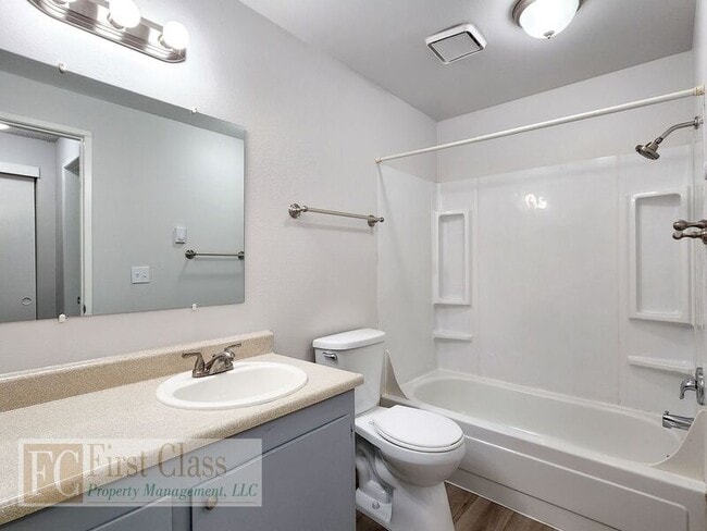 Building Photo - 1372 NE 186th Ave
