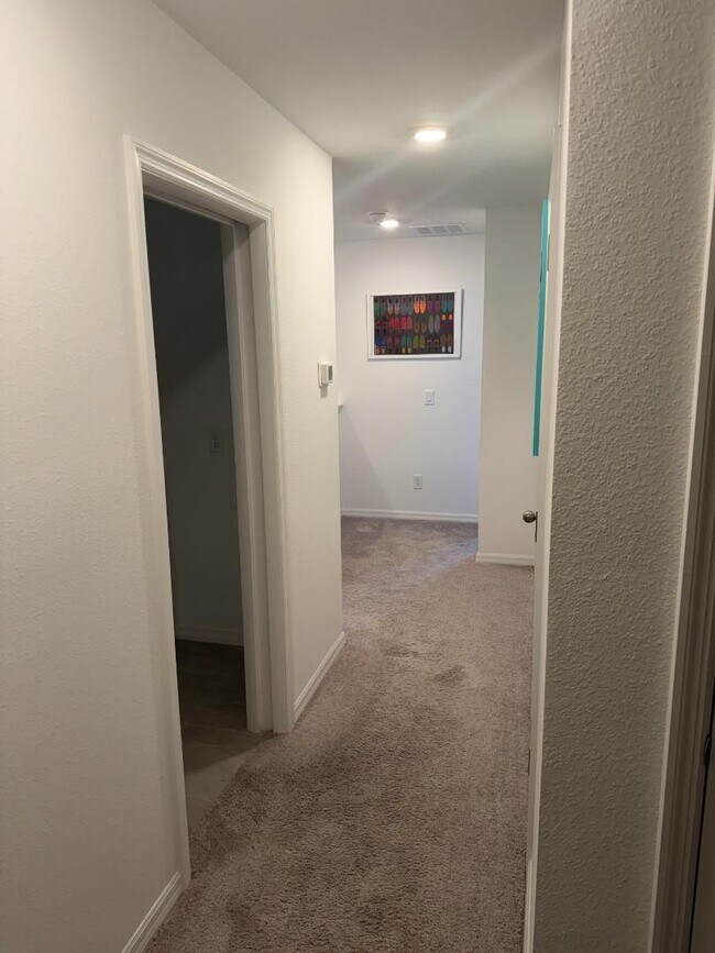 Building Photo - 1553 Discovery St