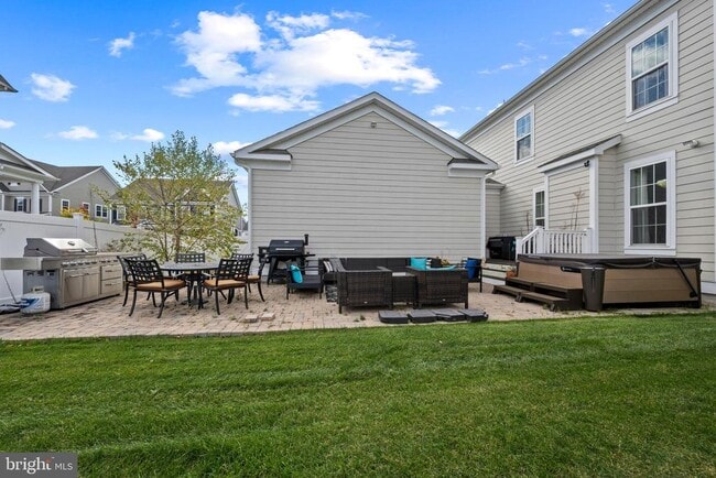 Building Photo - 607 Somerstown St